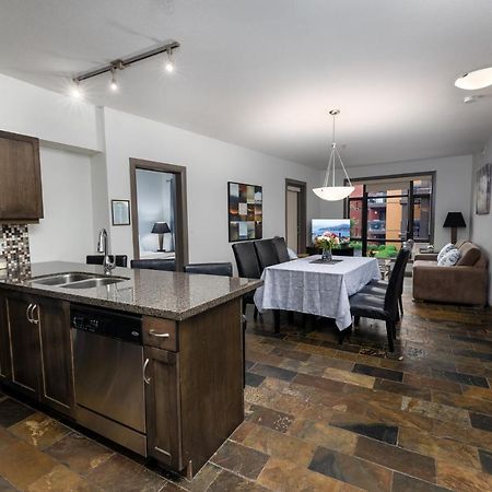 Upgraded Lakeside Resort Dream Vacation Home Kelowna Buitenkant foto