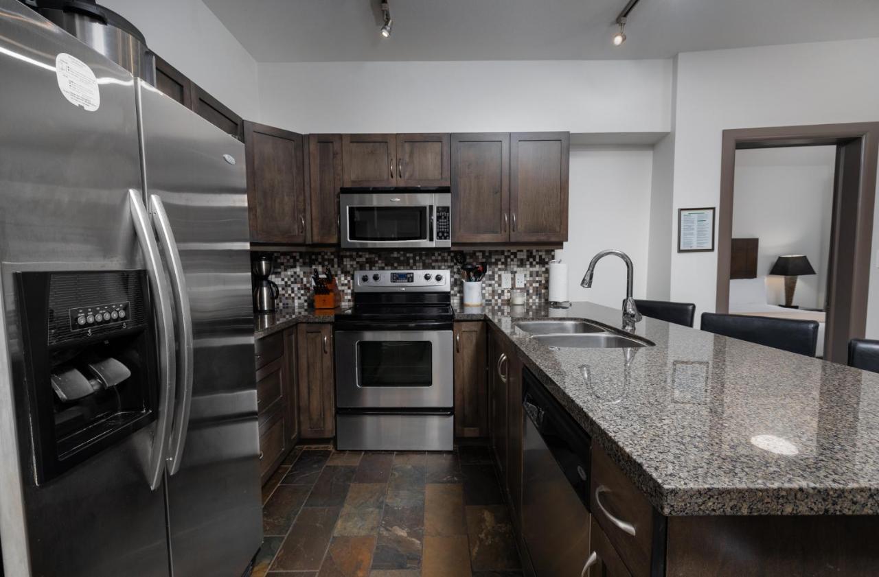 Upgraded Lakeside Resort Dream Vacation Home Kelowna Buitenkant foto