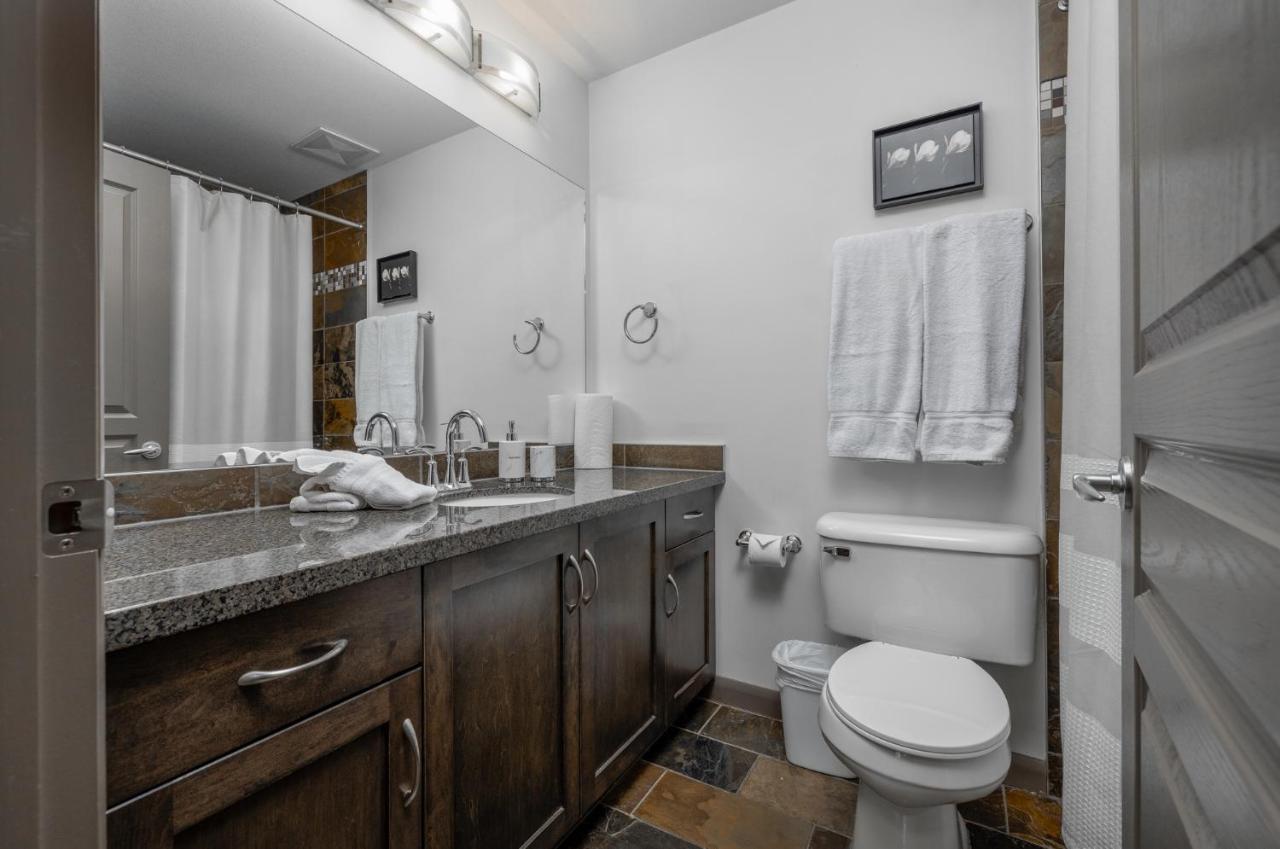 Upgraded Lakeside Resort Dream Vacation Home Kelowna Buitenkant foto
