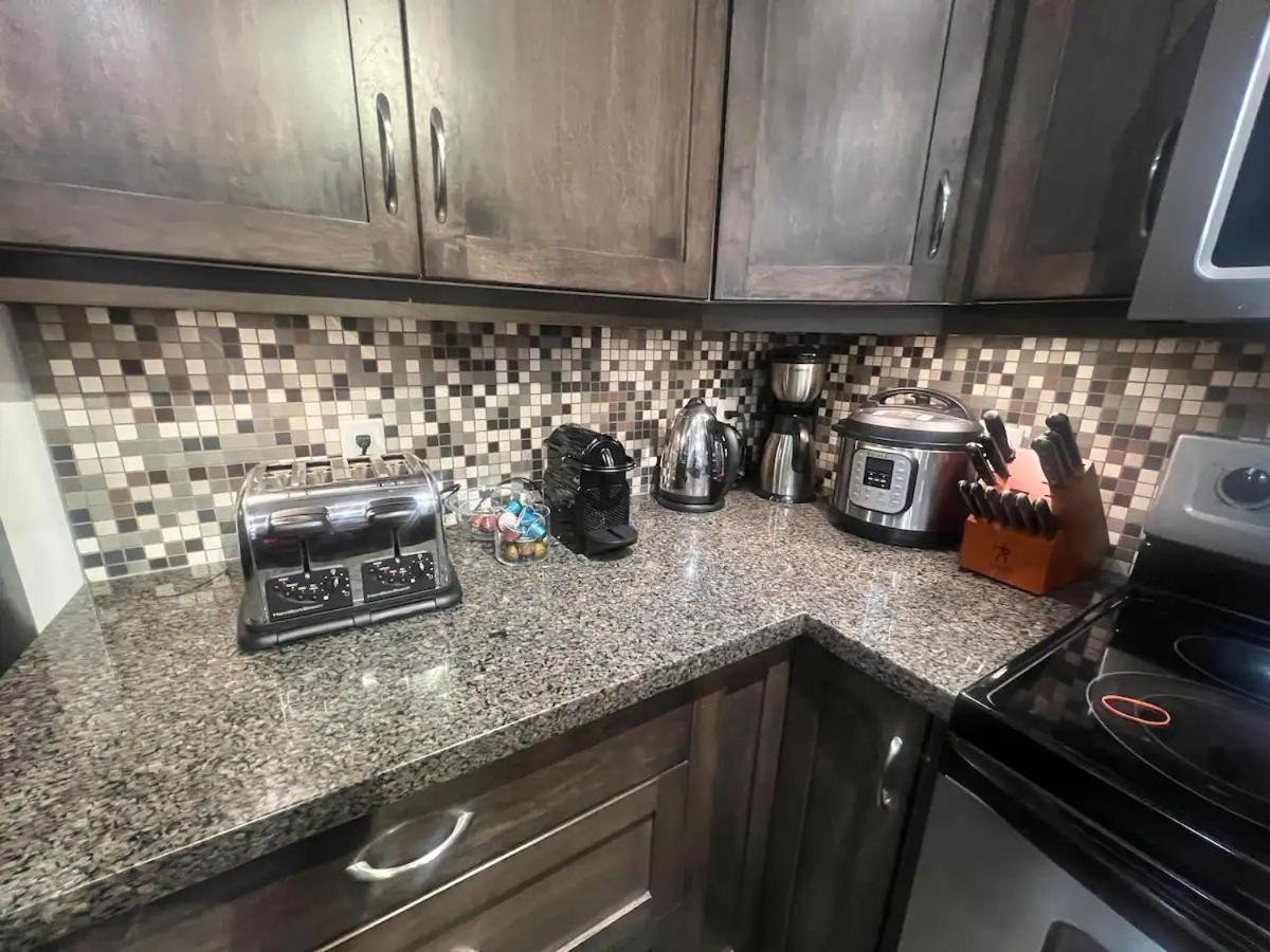 Upgraded Lakeside Resort Dream Vacation Home Kelowna Buitenkant foto