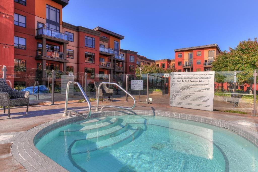 Upgraded Lakeside Resort Dream Vacation Home Kelowna Buitenkant foto
