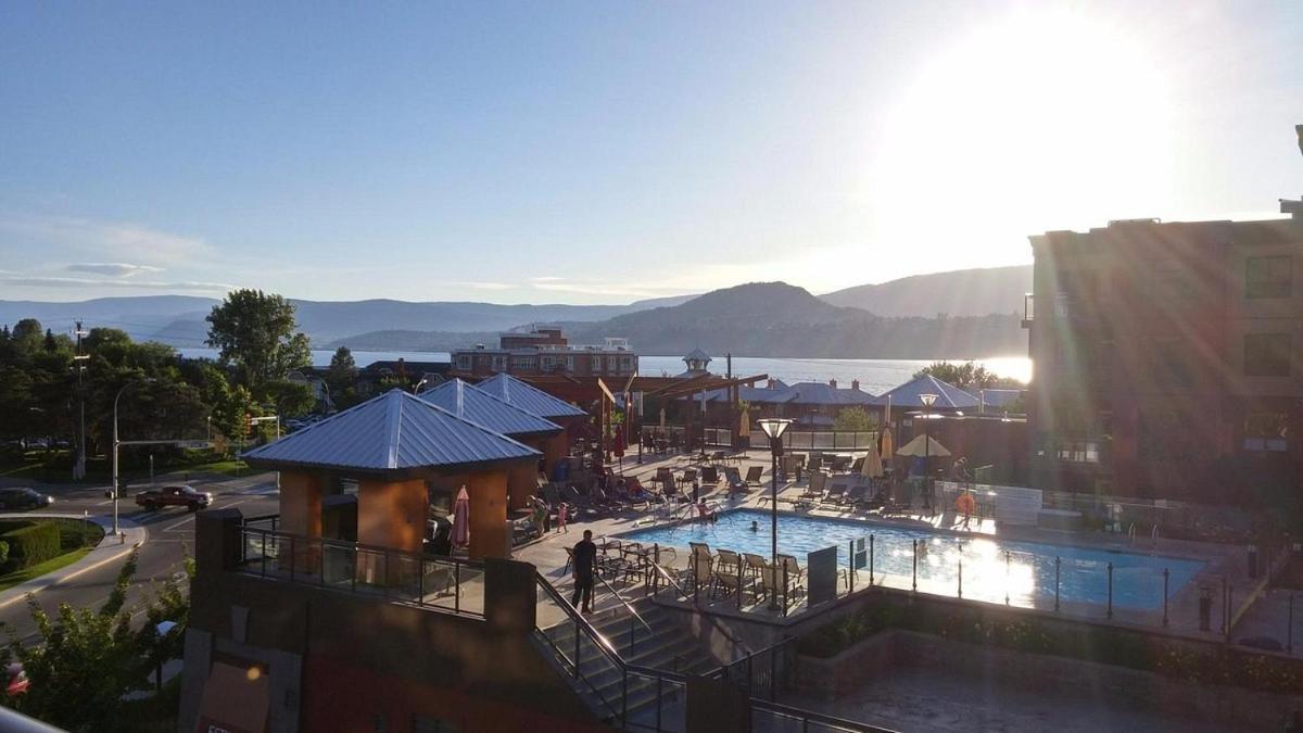 Upgraded Lakeside Resort Dream Vacation Home Kelowna Buitenkant foto